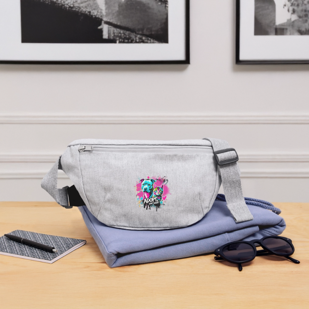 Adopt, Don’t Shop - recycelte Gürteltasche - Grau meliert